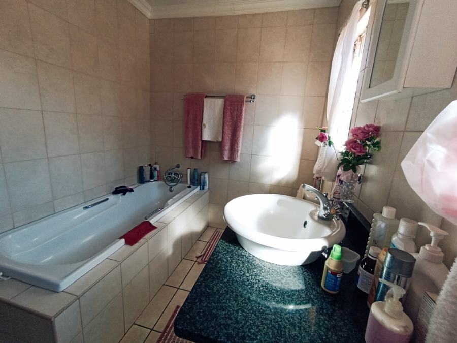 To Let 3 Bedroom Property for Rent in Potchefstroom South North West
